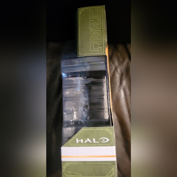 Halo Infinite Series 4 Frederic-104 w/ DMR. Brand New. - Picture 6 of 6
